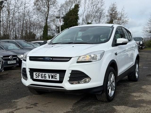 Used Ford Kuga Zetec 150 HP (110 kW) 2016 White SUV