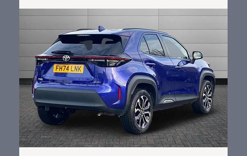 Used Toyota Yaris Cross Design 116 HP (85 kW) 2025 Blue SUV