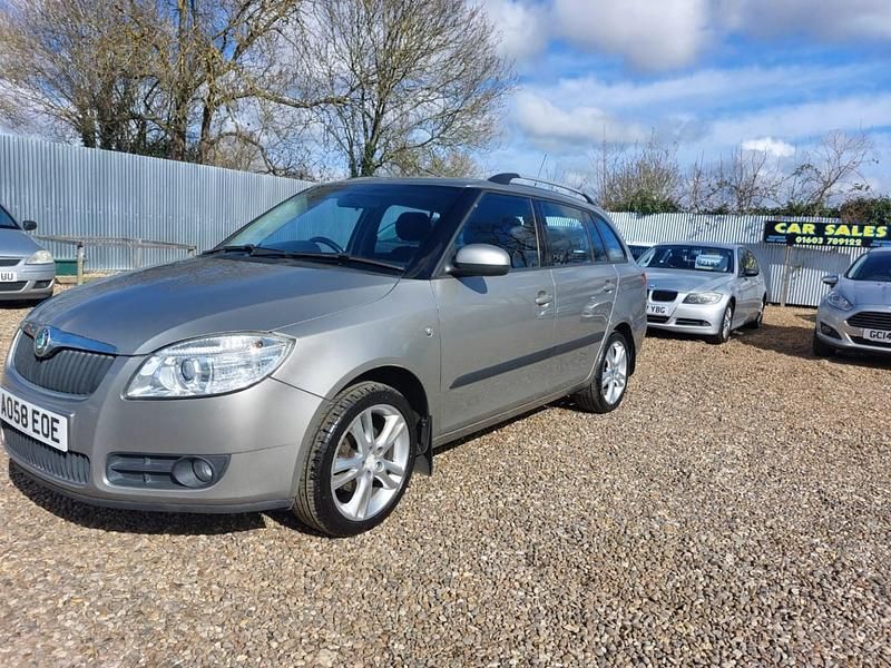 Used Skoda Fabia 86 HP (63 kW) 2008 Beige Estate