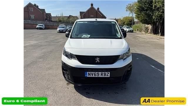 Used Peugeot Partner 131 HP (96 kW) 2020 White MPV