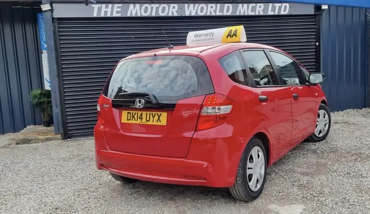 Used Honda Jazz S 90 HP (66 kW) 2014 Red Hatchback