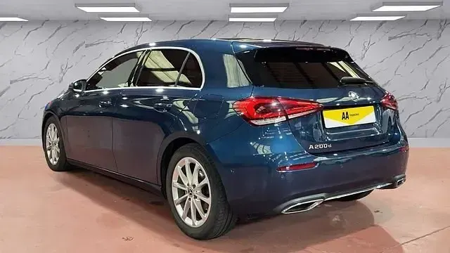 Begagnad Mercedes A150 Executive 150 HK (110 kW) 2020 Blå Halvkombi