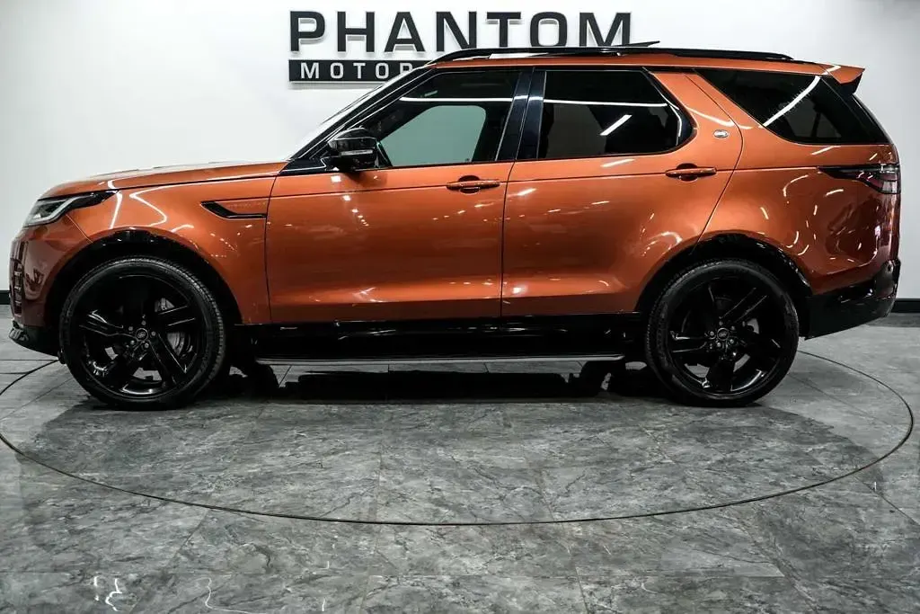 Used Land Rover Discovery HSE Dynamic 300 HP (220 kW) 2021 Orange SUV