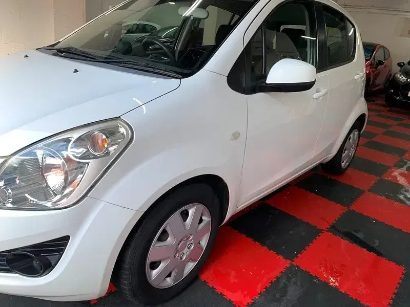 Gebraucht Suzuki Splash SZ3 68 PS (50 kW) 2013 Weiß Kleinwagen