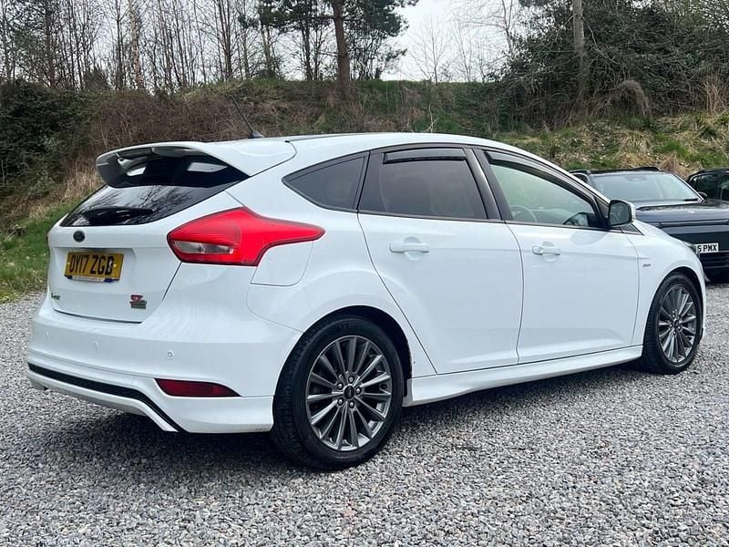 Used Ford Focus ST-Line 140 HP (102 kW) 2018 White Hatchback