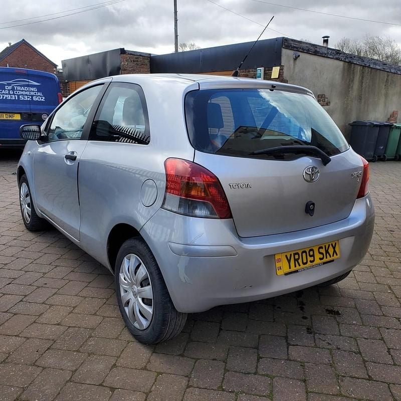 Used Toyota Yaris T2 2009 Silver Hatchback