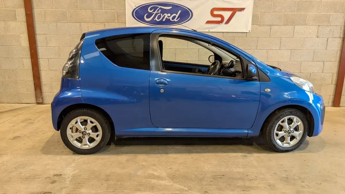 Used Citroën C1 VTR Sport 68 HP (50 kW) 2013 Blue Hatchback