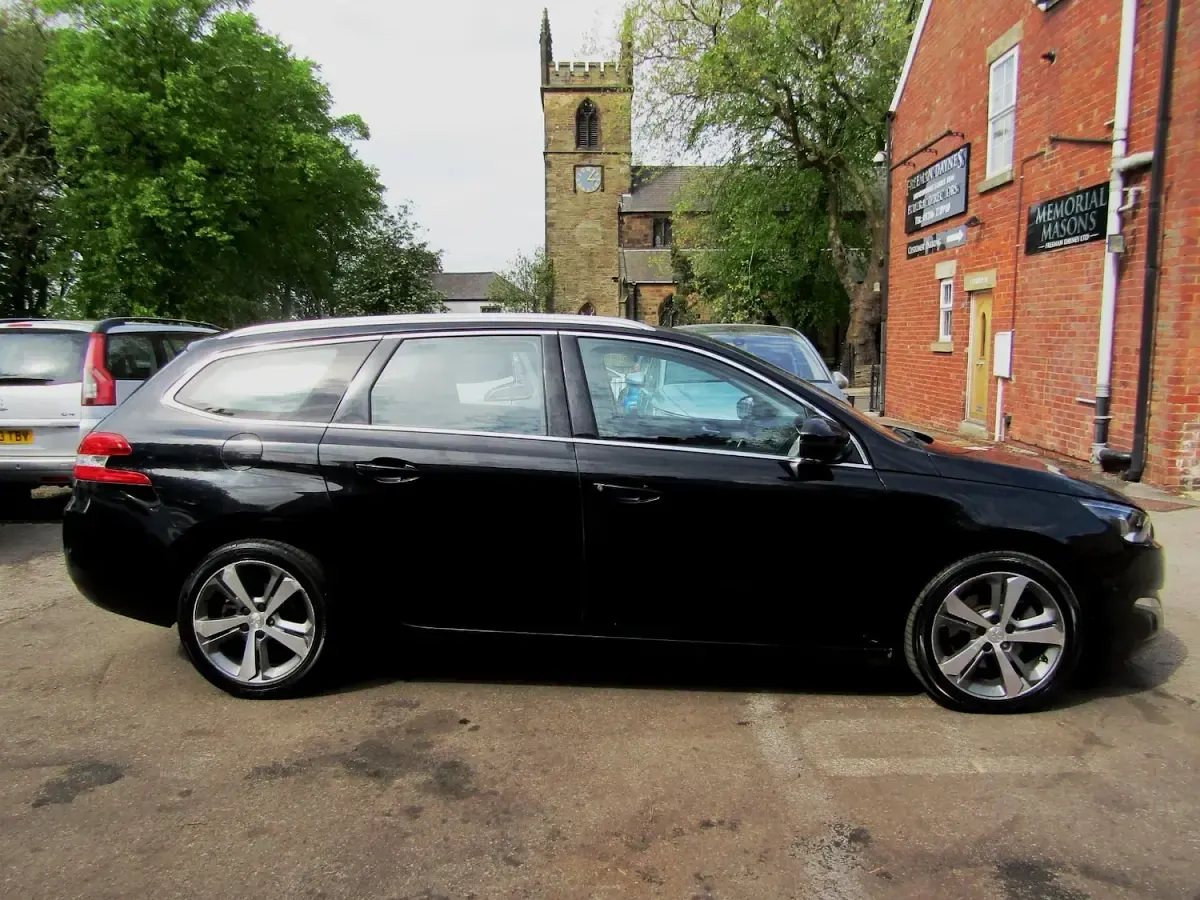 Used Peugeot 308 Allure 150 HP (110 kW) 2016 Black Estate
