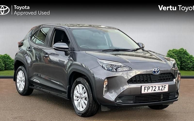 Used 2025 Toyota Yaris Hybrid Estate | £16,688 (Super price) - Image 1/4