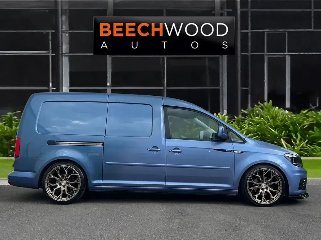 Used VW Caddy Maxi Startline 102 HP (75 kW) 2017 Blue MPV