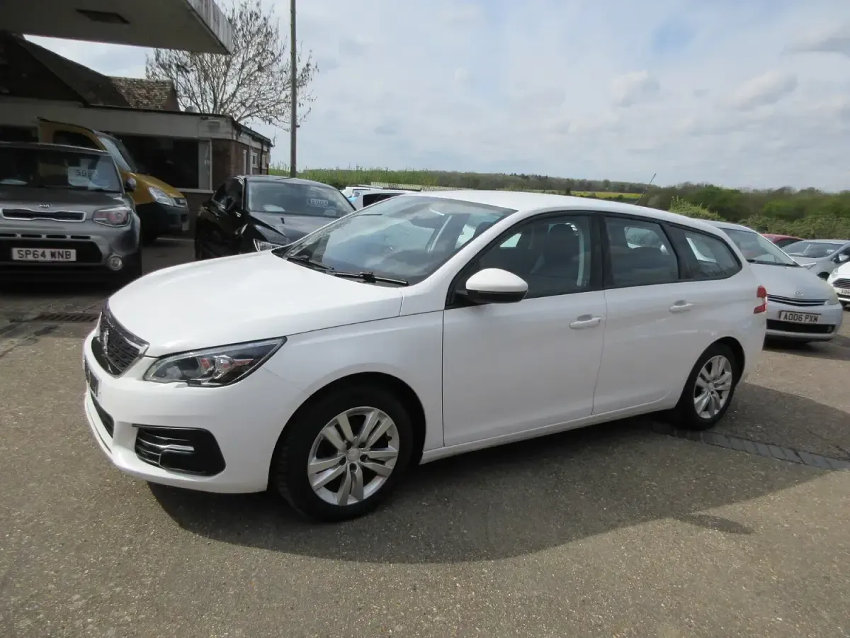 Used Peugeot 308 Active 2019 White Estate