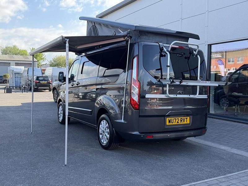 Begagnad Ford Transit Custom Limited 130 HK (95 kW) 2022 Grå Minibuss
