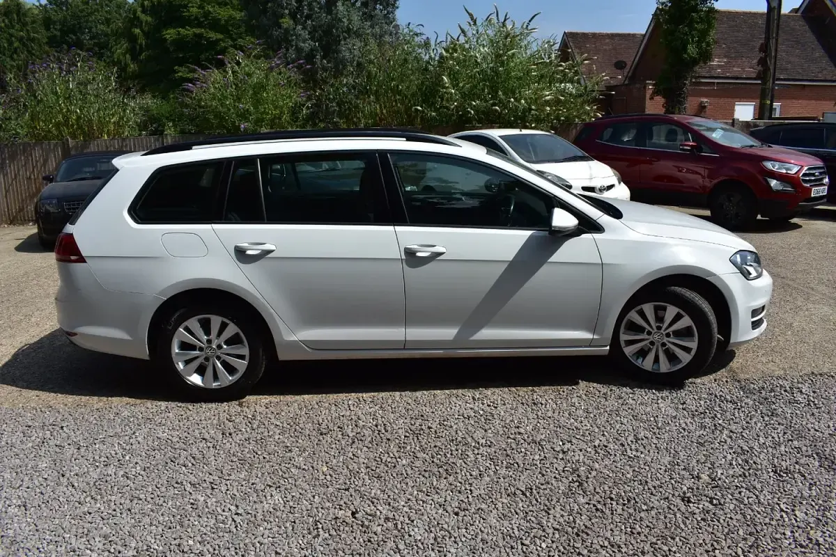 Used VW Golf VII SE 2015 White Estate