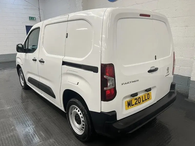 Used Peugeot Partner S 75 HP (55 kW) 2020 White MPV