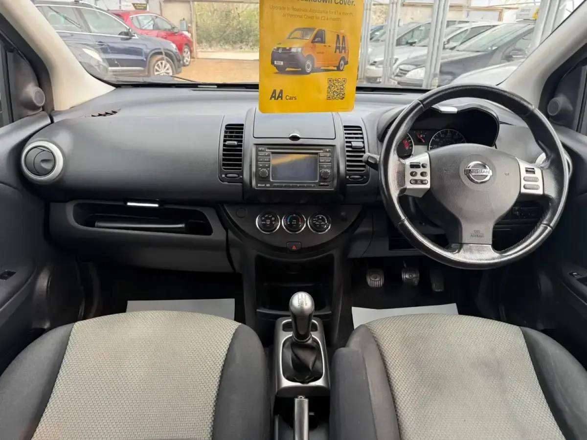Begagnad Nissan Note N-TEC 110 HK (80 kW) 2011 Silver Halvkombi