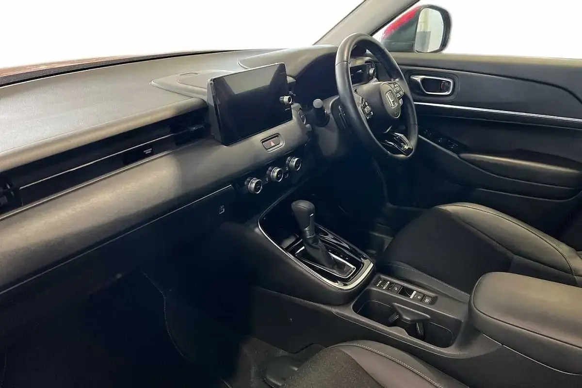 Used Honda HR-V Advance 131 HP (96 kW) 2023 Red SUV