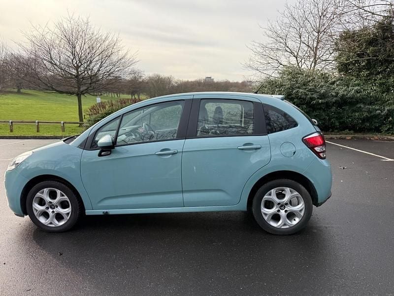 Begagnad Citroën C3 PureTech 2016 Blå Halvkombi