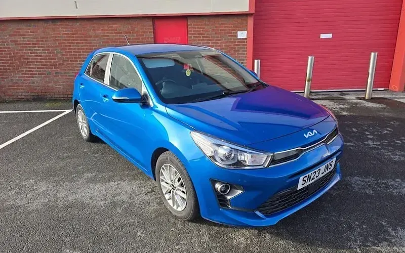 Used Kia Rio 101 HP (74 kW) 2022 Blue Hatchback