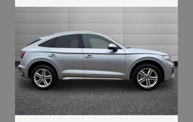 Usado Audi Q5 Sportback S-Line 204 HP (150 kW) 2023 Prateado SUV
