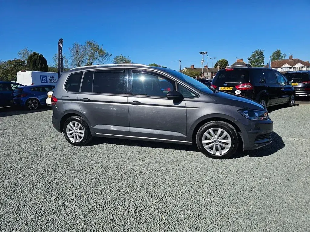 Used VW Touran Family 115 HP (84 kW) 2018 Grey MPV