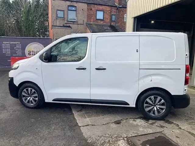 Używany Citroën Dispatch 100 KM (73 kW) 2019 Biały Minivan