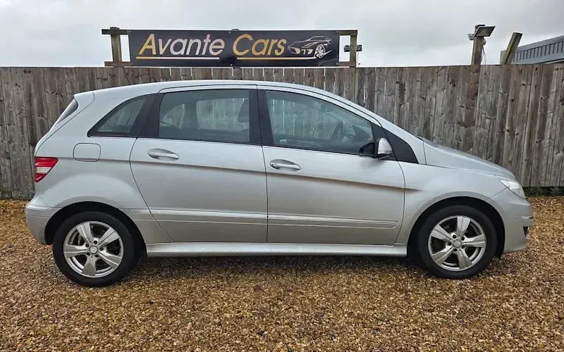 Used Mercedes B160 SE 95 HP (69 kW) 2010 Silver Hatchback