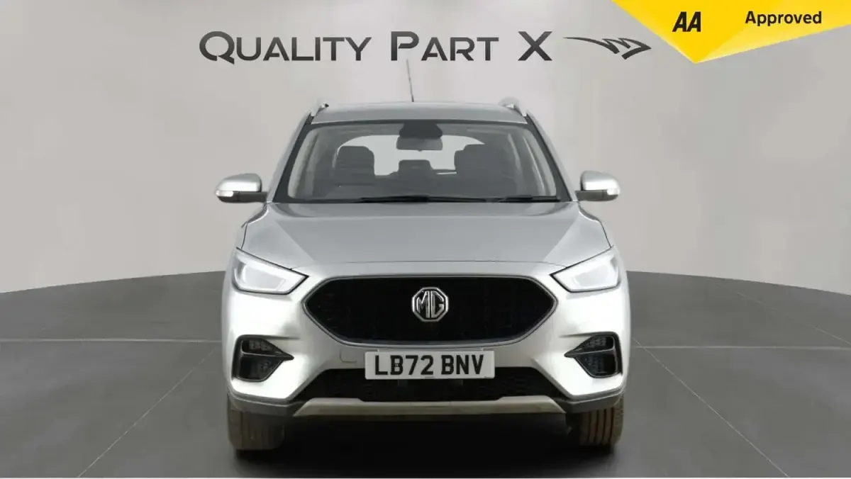 Käytetty MG ZS Excite 111 HP (81 kW) 2022 Hopea Katumaasturi