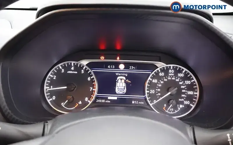 Used Nissan Juke N-Connecta 114 HP (83 kW) 2021 Silver SUV