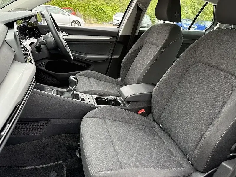 Used VW Golf VIII Life 130 HP (95 kW) 2024 Grey Hatchback