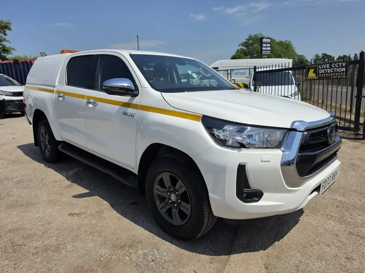 Used Toyota HiLux 150 HP (110 kW) 2023 White Pickup