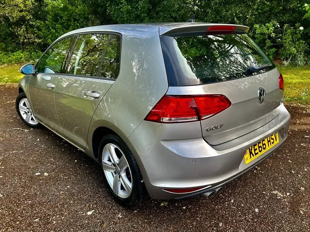Used VW Golf VII Edition 125 HP (91 kW) 2017 Silver Hatchback