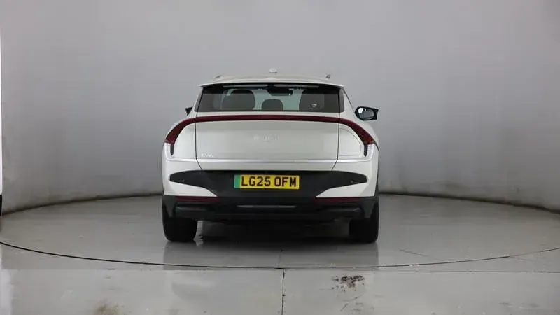 Used Kia EV6 125 kW (170 HP) 2025 White SUV