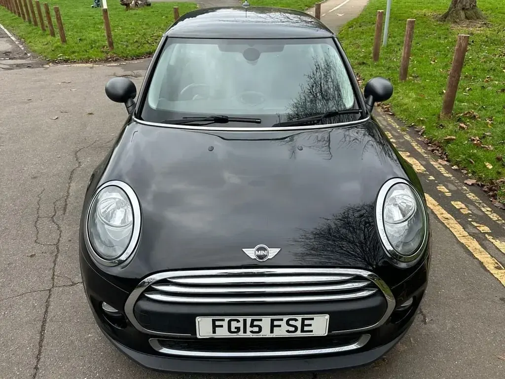 Begagnad Mini ONE Hatch 102 HK (75 kW) 2015 Svart Halvkombi