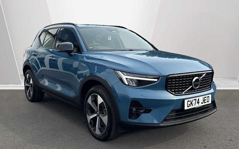 Used 2026 Volvo XC40 Plus SUV | £34,395 (Fair price) - Image 1/3