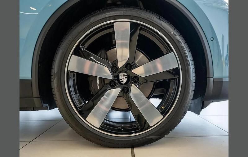 Used Porsche Macan 300 kW (408 HP) 2025 Blue SUV