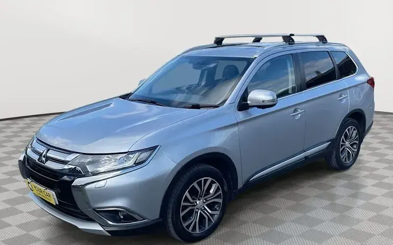 Usado Mitsubishi Outlander 150 HP (110 kW) 2018 SUV