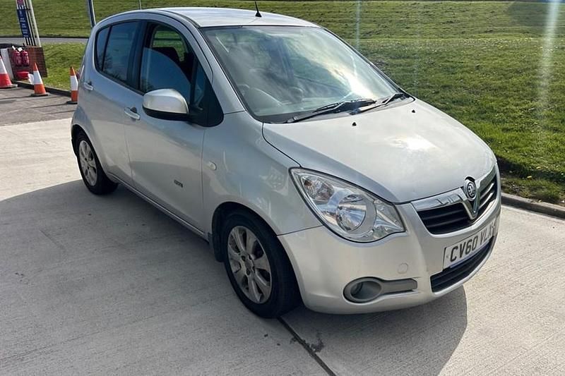 Used Vauxhall Agila Design Edition 85 HP (62 kW) 2010 Silver MPV