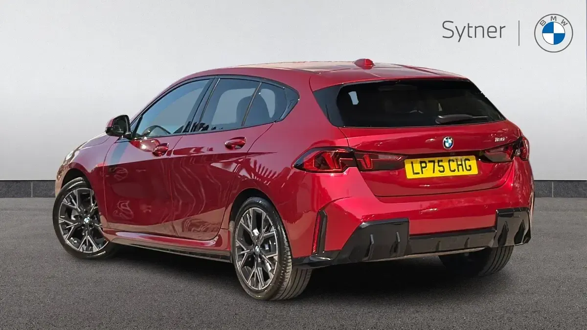 Gebraucht BMW 120 M Sport 168 PS (123 kW) 2026 Rot Kleinwagen