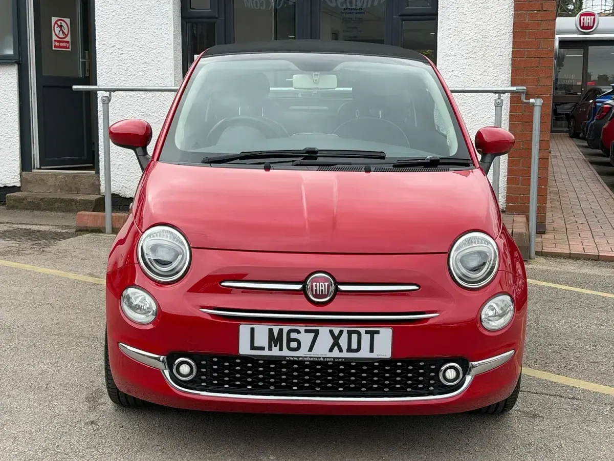 Begagnad Fiat 500 Lounge 69 HK (50 kW) 2017 Röd Cab