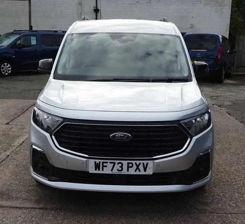 Used Ford Tourneo Connect Titanium 122 HP (89 kW) 2023 Silver MPV