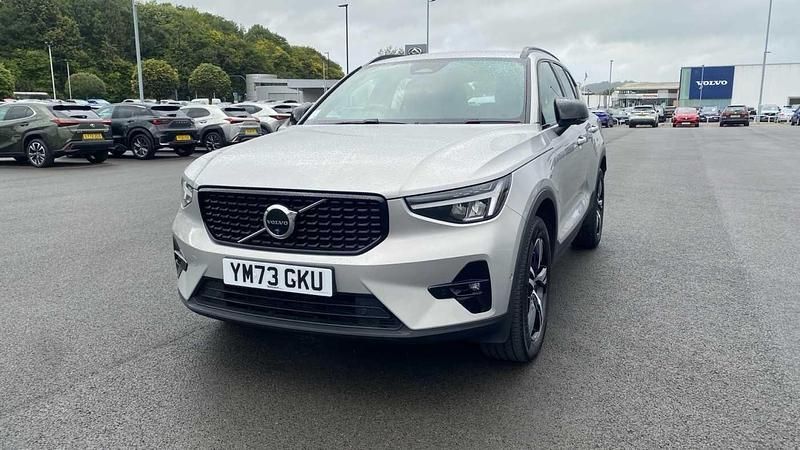 Used Volvo XC40 Plus 197 HP (144 kW) 2023 Silver SUV