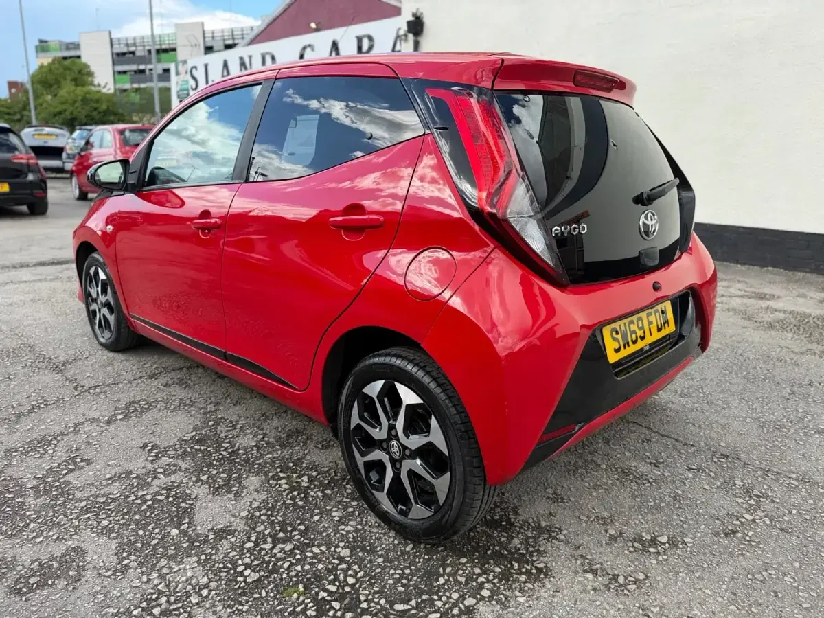 Gebraucht Toyota Aygo Trend 72 PS (52 kW) 2020 Rot Kleinwagen