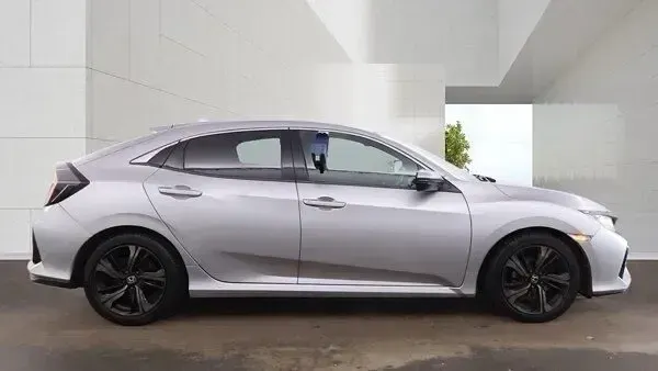 Used Honda Civic SR 126 HP (92 kW) 2018 Silver Hatchback