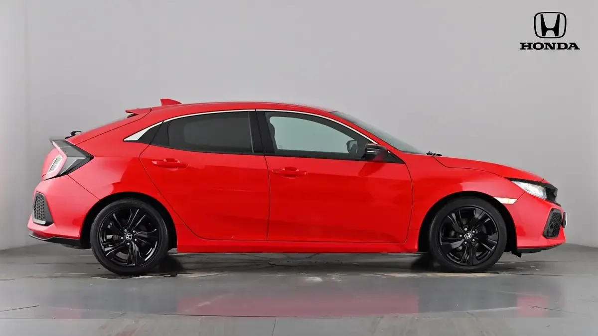Used Honda Civic SR 126 HP (92 kW) 2018 Rallye red Hatchback
