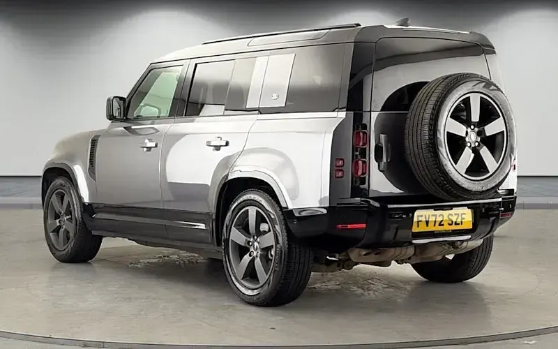 Used Land Rover Defender SE Dynamic 249 HP (183 kW) 2025 SUV