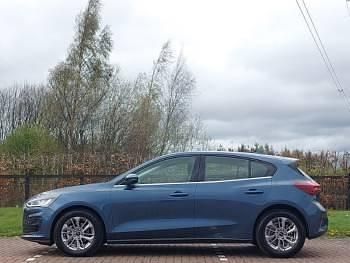 Used Ford Focus Titanium 125 HP (91 kW) 2023 Blue Hatchback