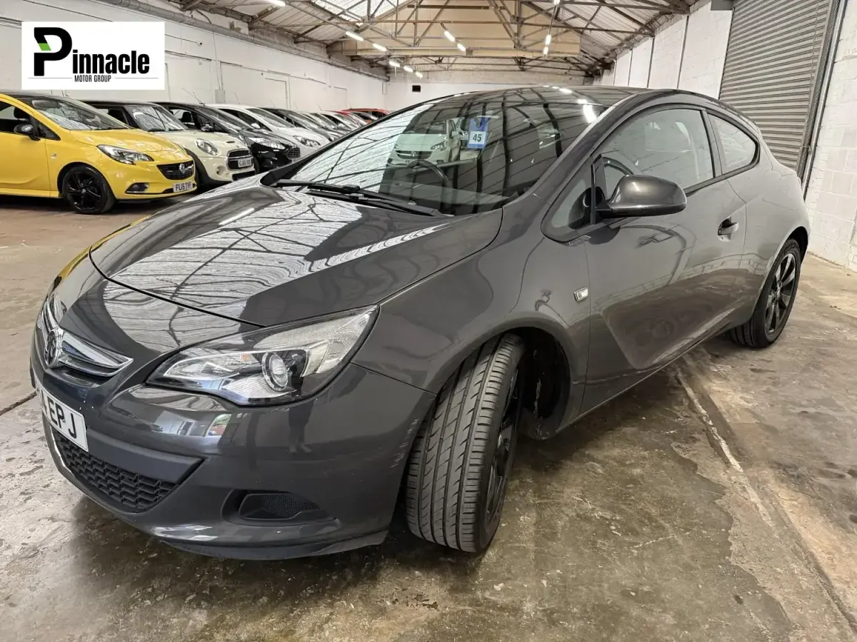 Second-hand Vauxhall Astra GTC Sport 140 CP (102 kW) 2014 Gri Hatchback