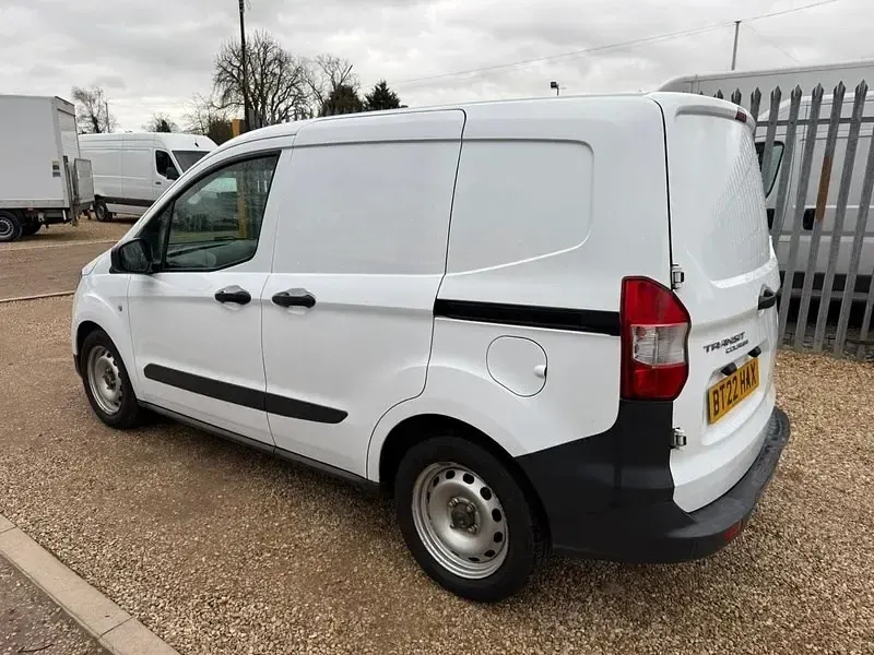 Usado Ford Transit 100 HP (73 kW) 2022 Branco Van