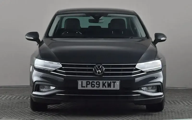 Used VW Passat SEL 150 HP (110 kW) 2020 Grey Sedan