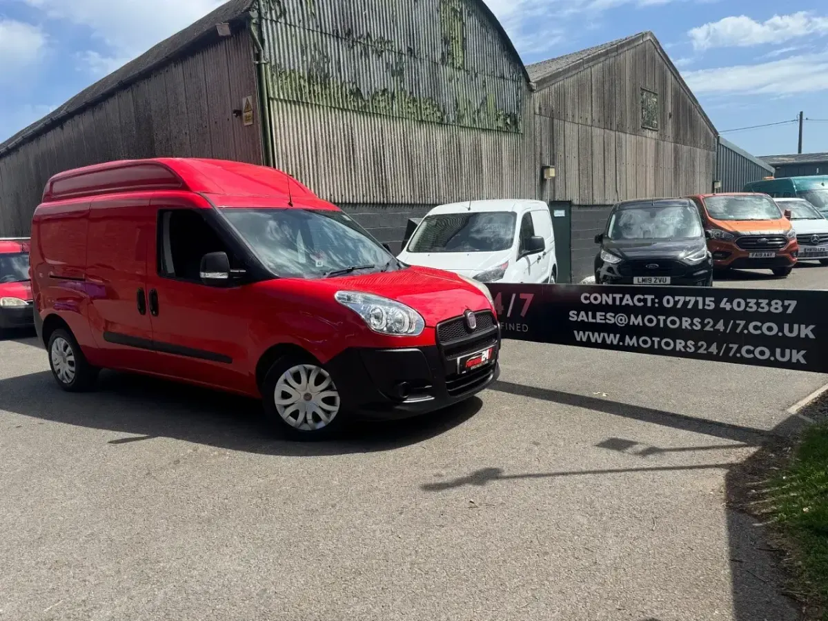 Used Fiat Doblò 2013 Red MPV